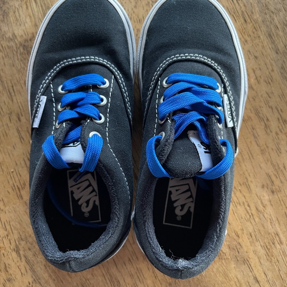 Vans Kids Sneakers in Black with Blue Laces